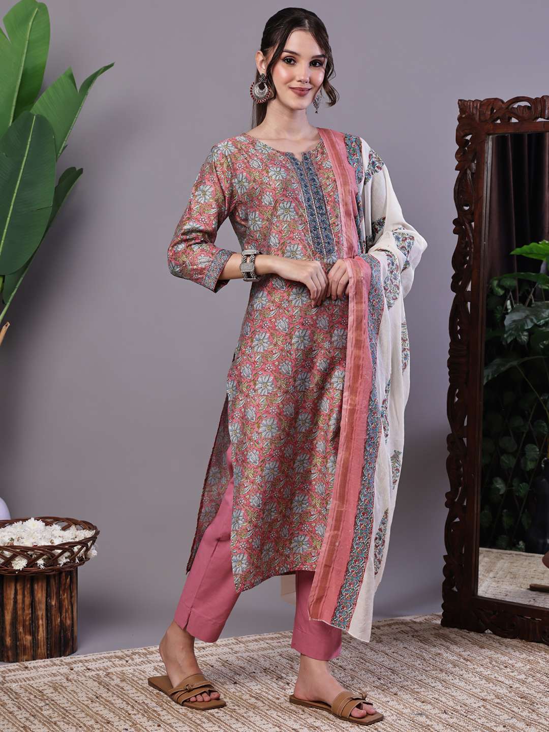 Women's Pink Floral Chanderi Printed Kurta Set with Dupatta Suit Sets - Image 4